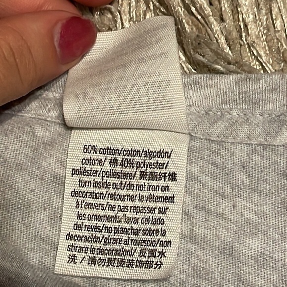 PINK Victoria’s Secret Gray Short Sleeve Tee Shirt - Picture 5 of 7